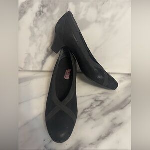 Munro American Somerset Chris Cross Fabric Heels Black Women's Size 7.5 SS NWOB